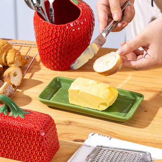 Butter Dish with Lid Strawberry-Shaped Ceramic Butter Keeper Microwave & Dishwasher Safe Butter Storage Container Hand-Painted Kitchen Serving Tray