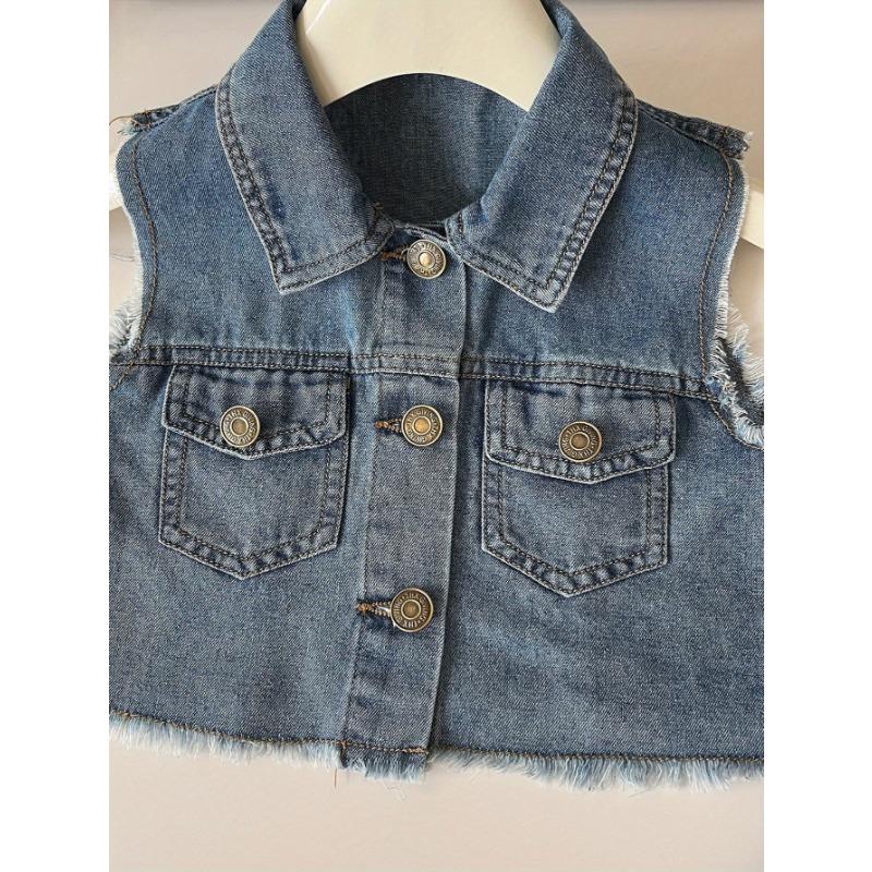 A Cute Two-Piece Set for Girls Featuring A Denim Vest and A Pleated Skirt  for Outdoor