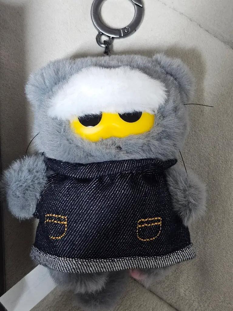 G-DRAGON ZOA Random Doll Keyring Used