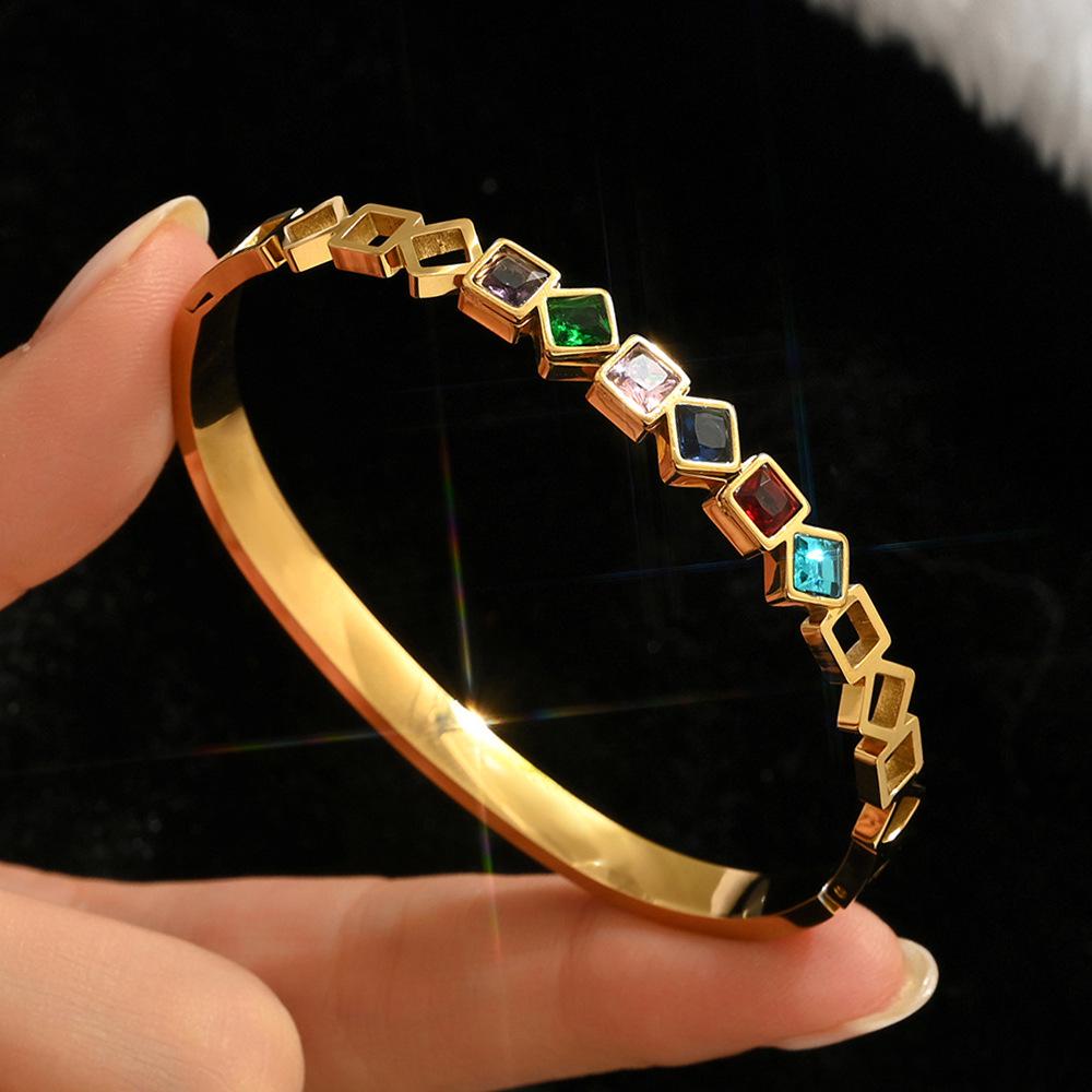 European & American Fashion Oval Zircon Bracelet: White, Pink, Green, Black, Blue - Simple, Versatile, Luxurious