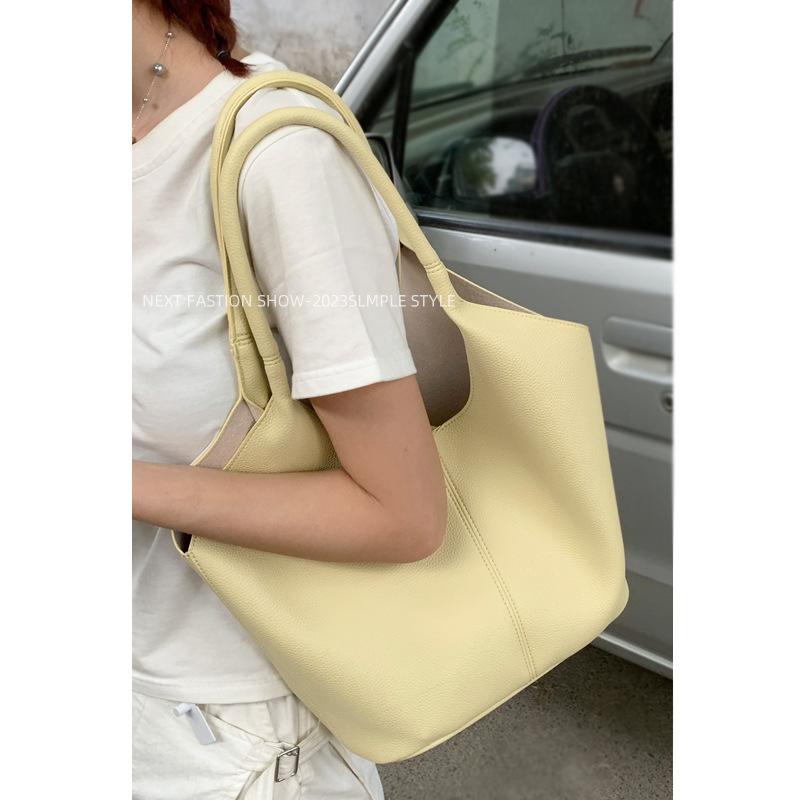 Korean Version of Large-capacity Underarm Bag Women's Bag 2025 New Summer Vegetable Basket Bag Soft Surface Simple Shoulder Tote Bag