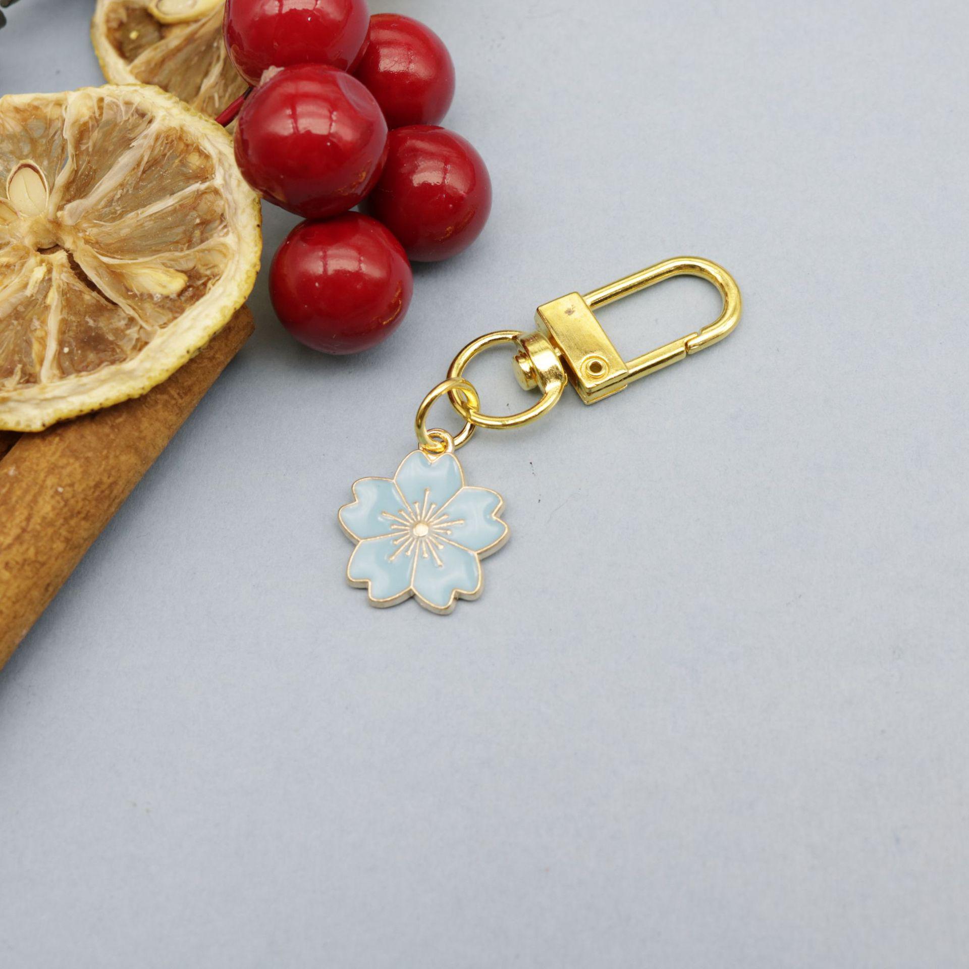 Japanese Cherry Blossom Metal Keychain - Cute & Colorful Floral Pendant синий