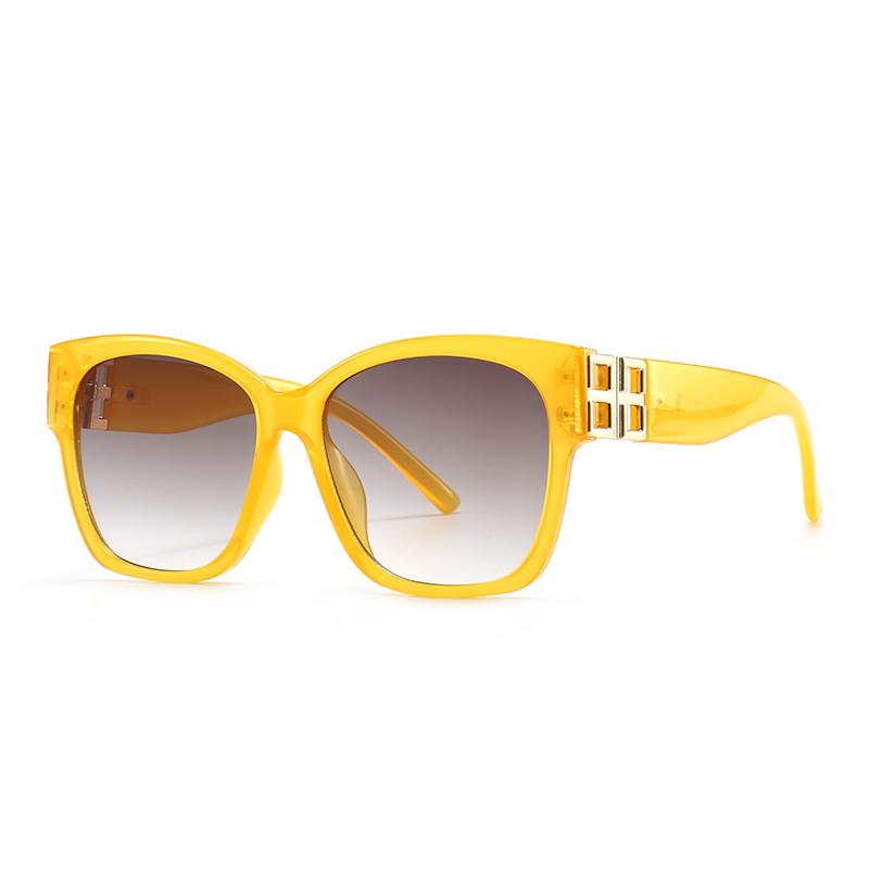 

Cat-Eye Shape Rock Style Sunglasses Fashionable Modern Charm Sunglasses For Women 935