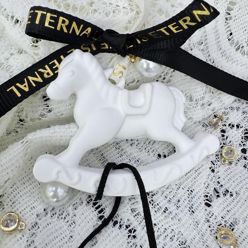 1pcLittle Pony Car Air Freshener Hanging Decoration Bathroom Bedroom Wardrobe Aromatherapy Plaster Pendant Diffuser Stone Hangin