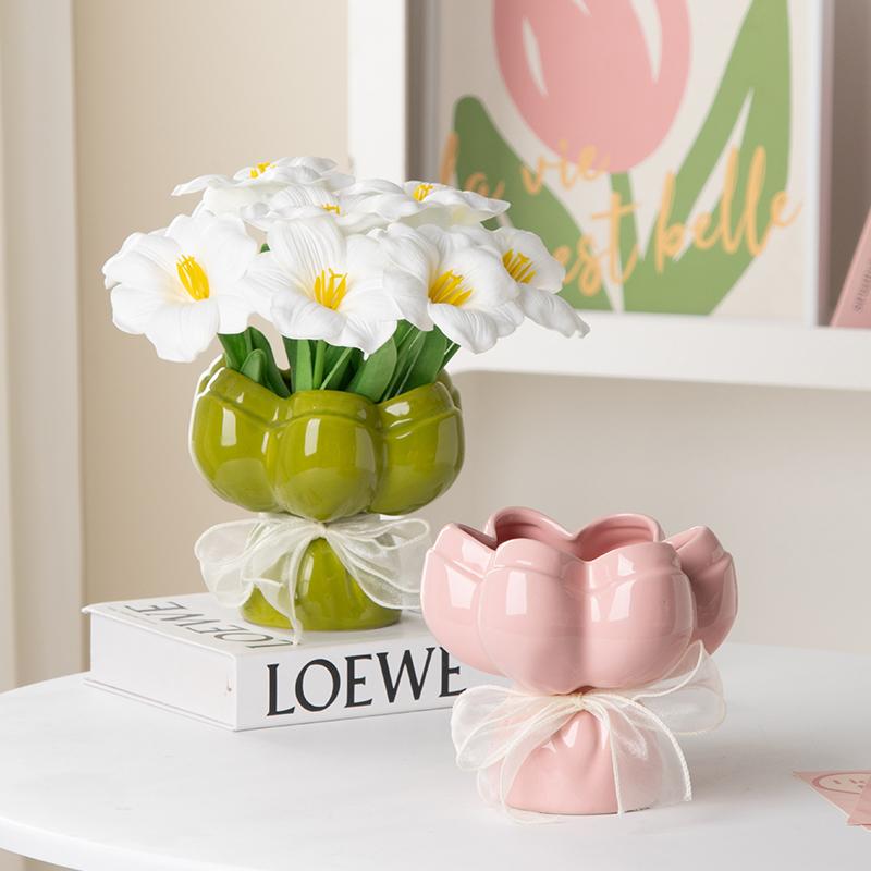 Ceramic Hand-held Flower Vase Desk Decoration Flowers Arrangement Artificial Flower Decorative Floral Vases Room Aesthetic Decor
