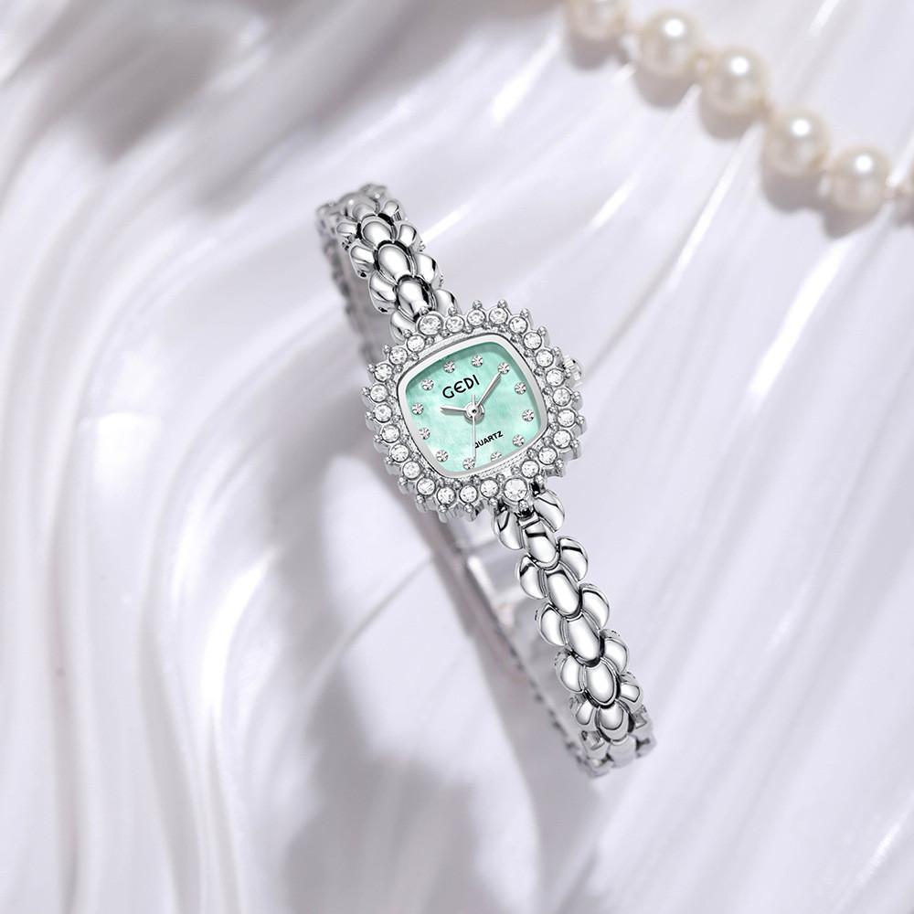 Sunflower Womens Fashion Watch With Quartz Movement Rhinestone Decor For Elegant Ladies