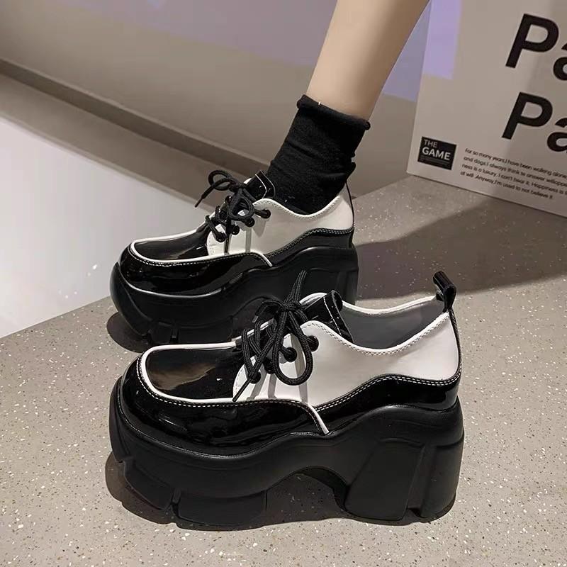 

Осень и зима новая женская обувь платформа увеличение мартинсы средняя труба удобные красивые шнуровка одинарная обувь женские ботинки 40 белый