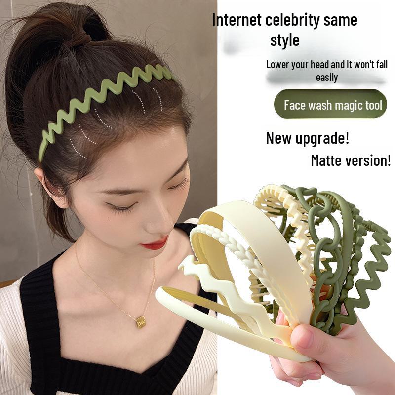 Women's Non-Slip Milk Coffee Hair Hoop: Versatile Headband & Tidying Clip for Travel