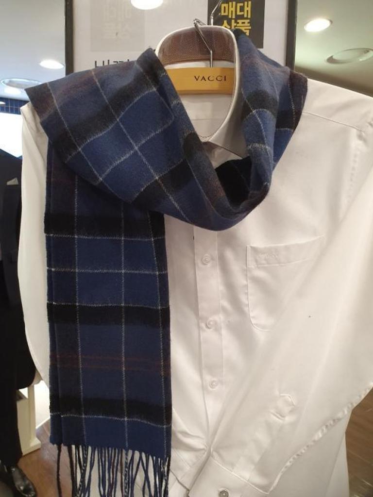 Men's Winter Warm and Cozy 100% Wool Premium Material Navy Check Muffler VM1I 3BR 103N0