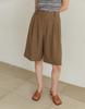 G Mar Two Tuck Bermuda Pants Brown