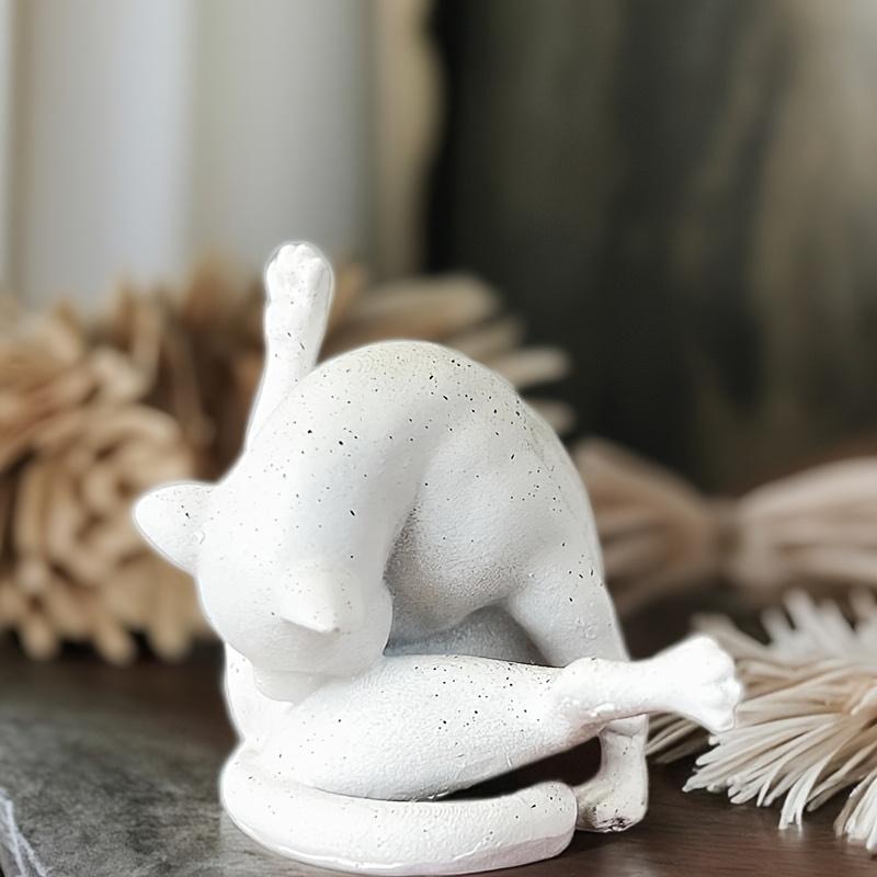 1pc Charming Resin Cat Licking Fur Statue - Art Deco Style, Multi-Functional Outdoor & Home Decor, Ideal for Garden, Office Desk