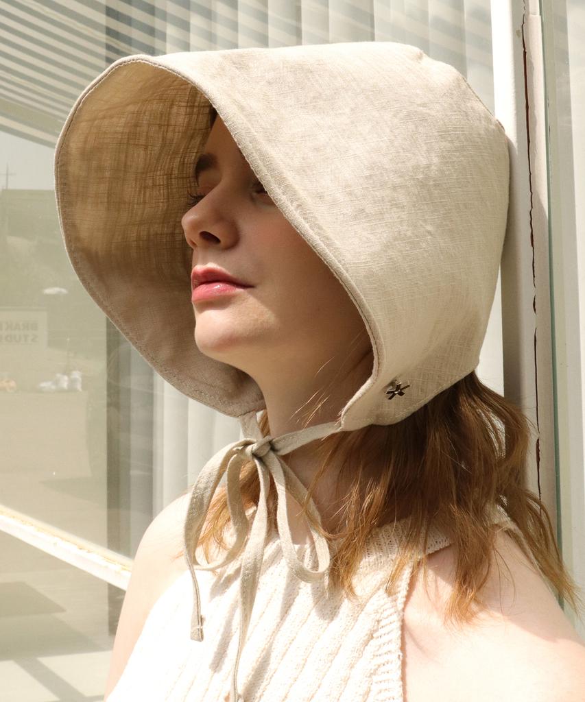 Elkebeullum Blossom Linen Beige Bonnet Hat