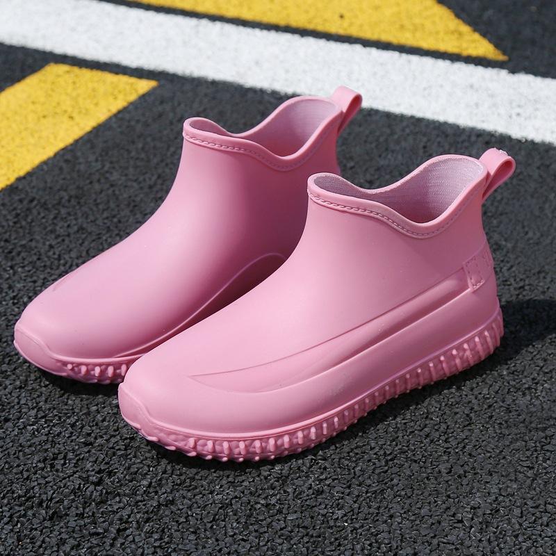 Fashion Rain Shoes Women's Fashion Adult Short Rain Boots Wear Non-slip Water Shoes Velvet Cotton Kitchen Short Rubber Shoes Low Tube
