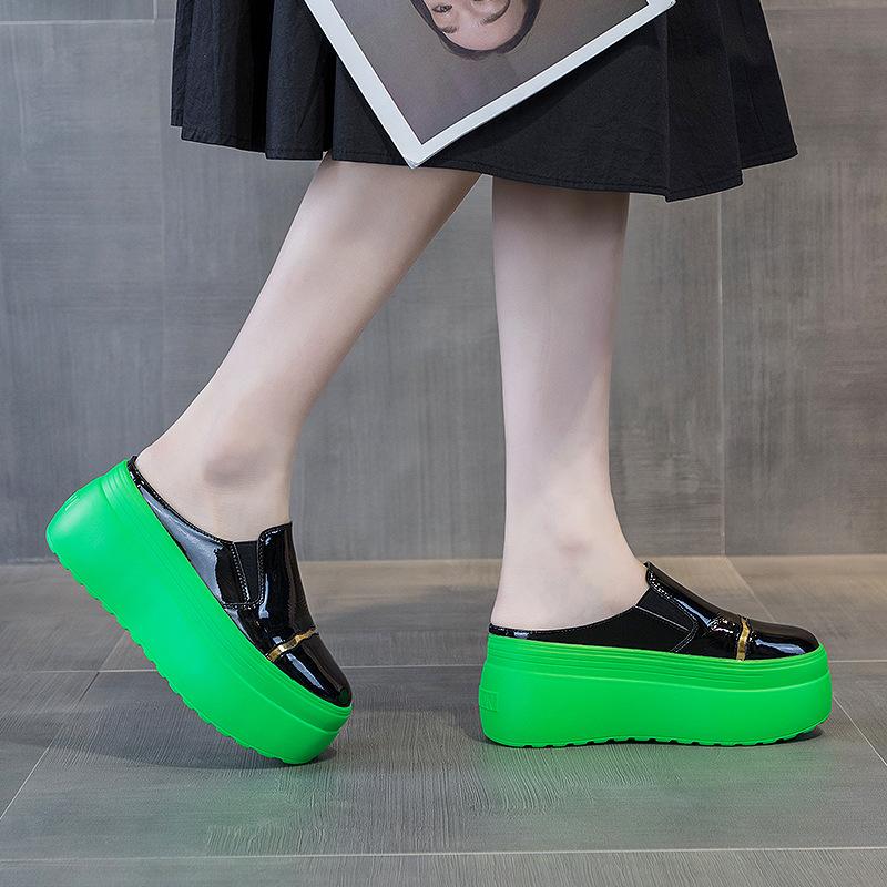 Women's shoes in the summer of 2025 new heelless bag head green bottom trend half slippers women's casual versatile simple fashion