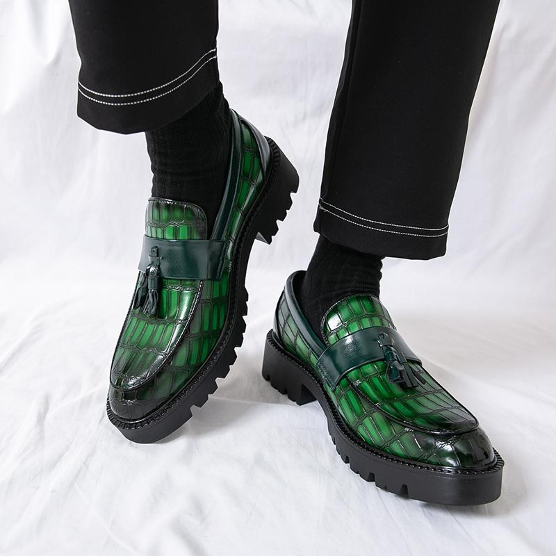 Autumn Winter New High Quality Green Patent Leather Glossy Finish Tassel Leather Casual Men's Fashionable Men's Loafer Shoes
