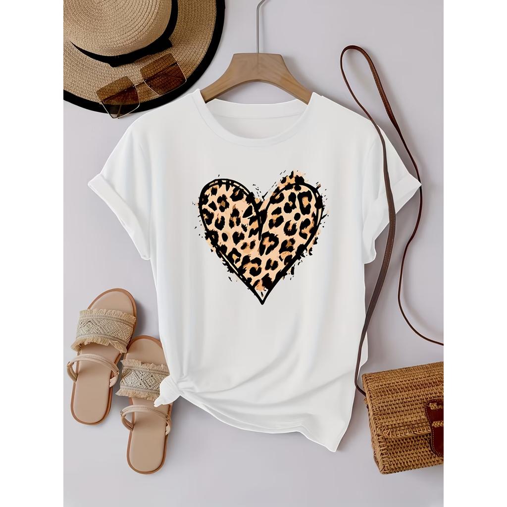 Women Casual Short-Sleeve Crew Neck T-Shirt for Women Featuring A Leopard Print Heart Design