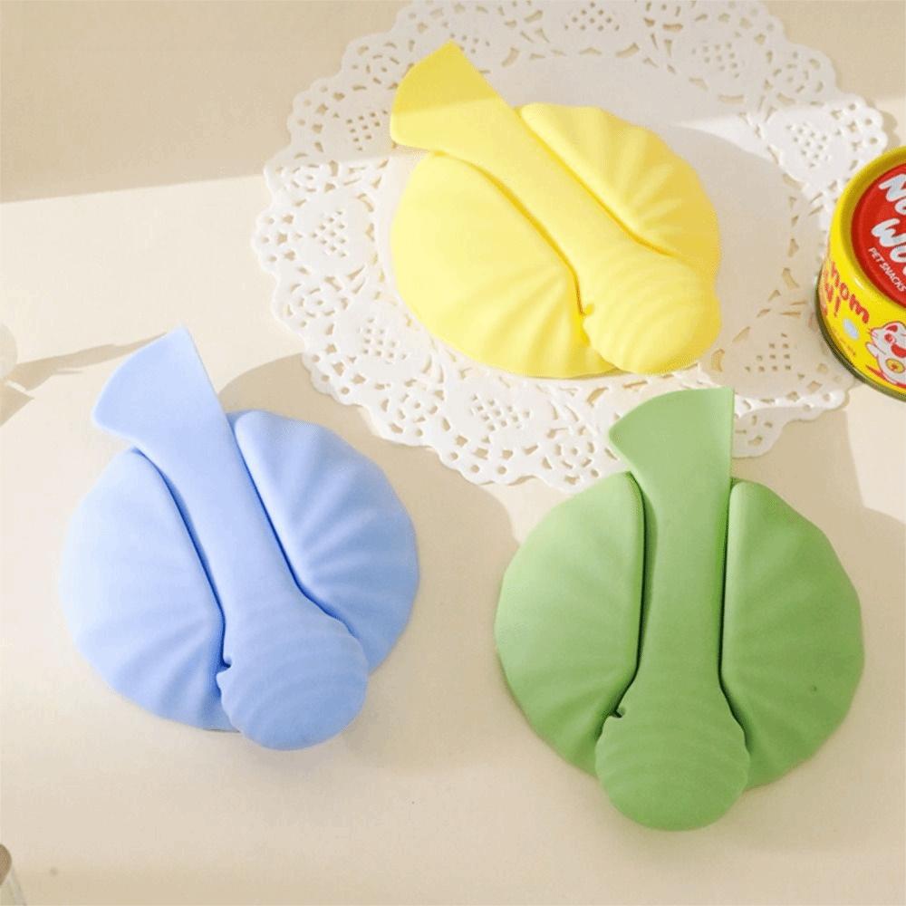 Airtight Design Dog Food Covers Silicone Cat Food Lids with Spoon Pet Food Scoop Set  Walking Pets