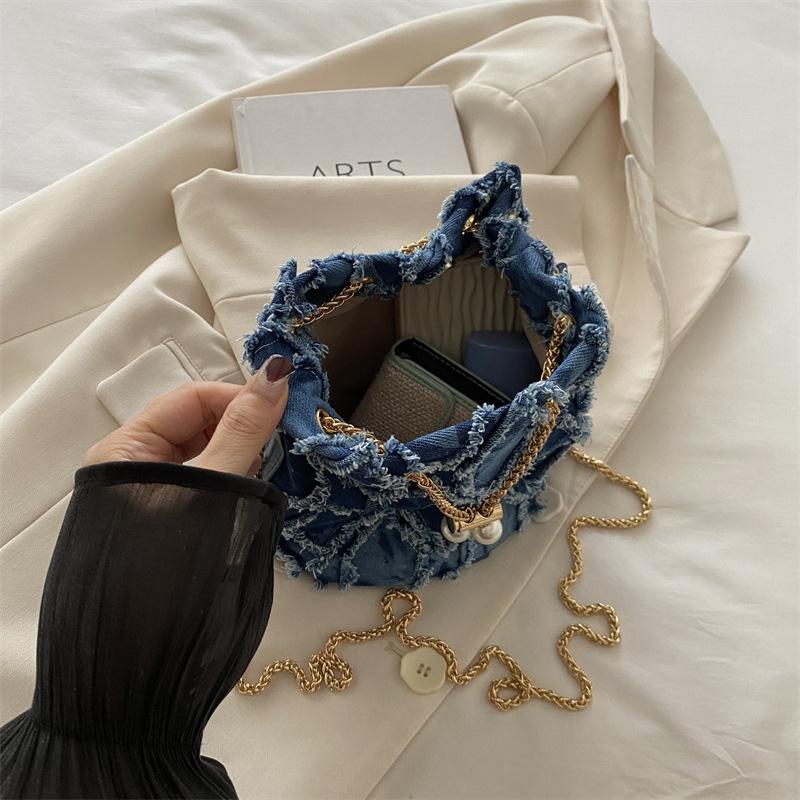 Niche Design Bag Women's 2025 New Trendy Fashion Denim Chain Shoulder Messenger Bag Premium Bucket Bag