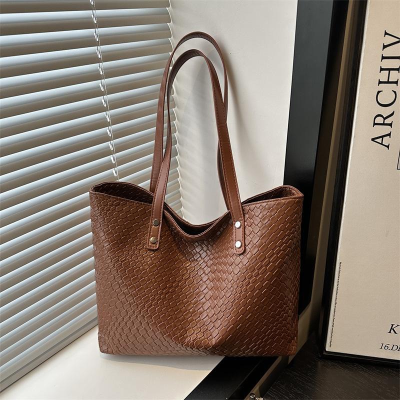 Summer New Fashion Simple Solid Color Versatile Casual Commuting Large Capacity Portable Shoulder Armpit Tote Bag