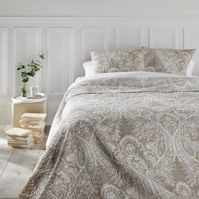 Bedspread 260 X 240 Cm + 2 Pillowcases 60 X 60 Cm "Marie" Atmosphera