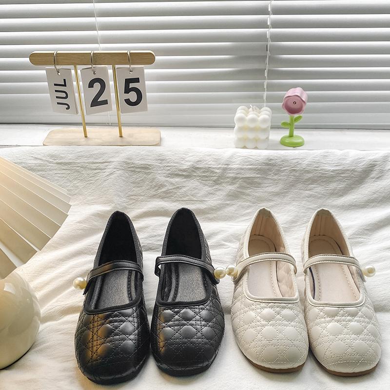 Fashion Pearl Strap Flat Shoes Autumn New Round Toe Shallow Mouth Soft Sole Non-slip Low-top Single Shoes