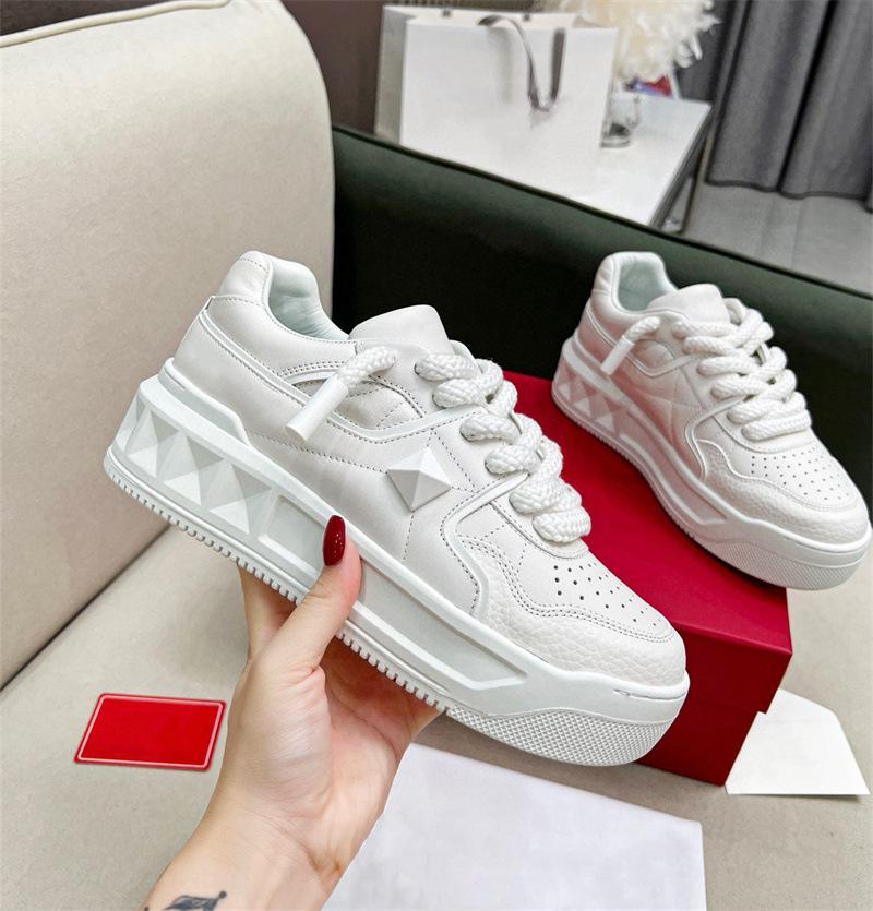 Fashion New Women's Sneakers Solid Color Fashion Designer Casual Shoes Platform Lace Up Vulcanize Shoe Walking Running Shoes For Men