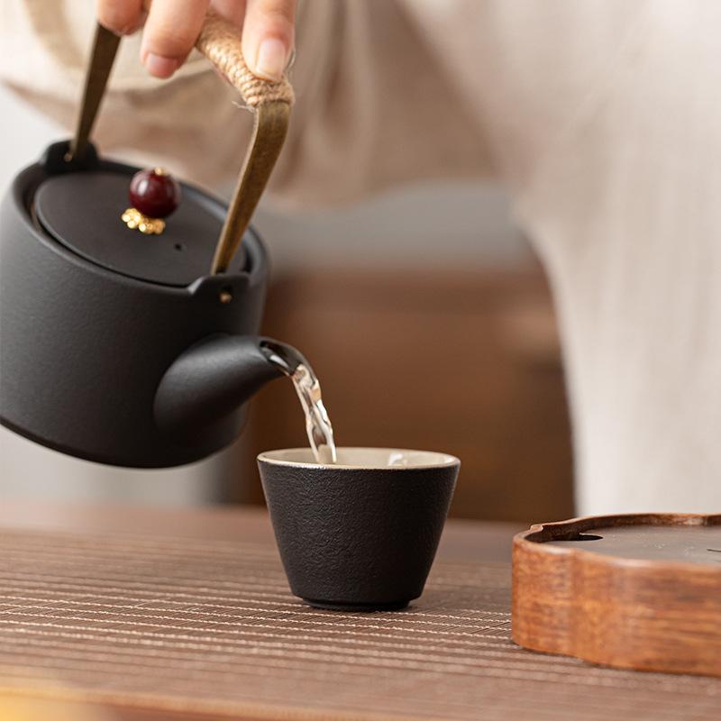 Schwarze Keramik Teetasse Haushalt Einfach Teetrinken Kleine Tasse Kung Fu Teegeschirr Persönlich Exklusiv Meistertasse