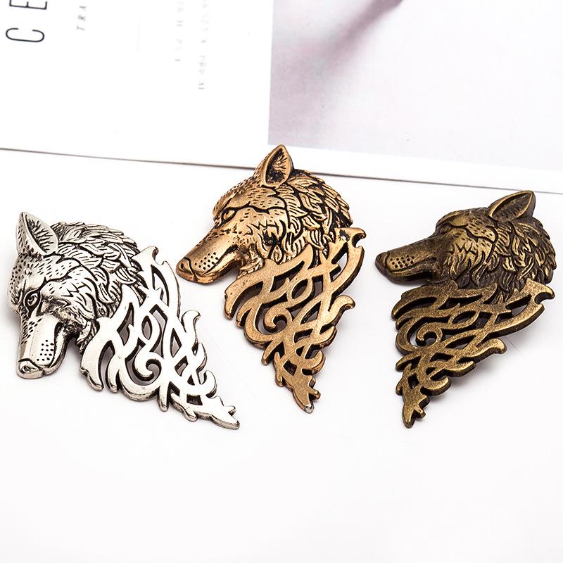 Vintage Wolf Head Brooch Lapel Pin Men Punk Jewelry Gift Upscale Clothing Accessories Animal Suit Collar Pin Buckle
