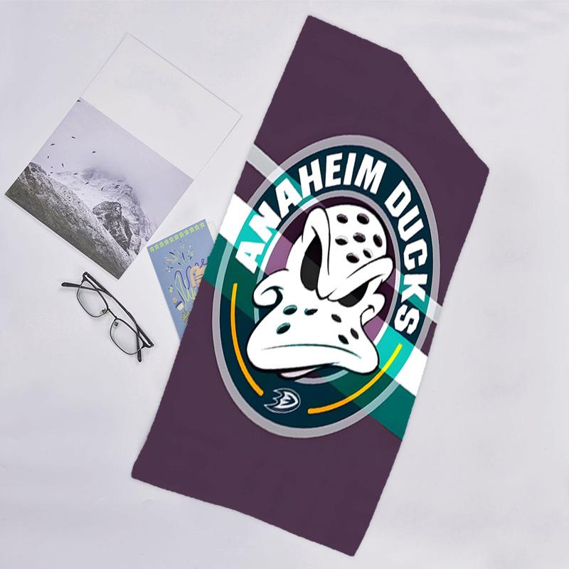 1pc Football Team (51) Beach Towel, Beach and Seaside Swimming Pool Equipment, Fashion Pattern, Rectangular, Travel Essentials