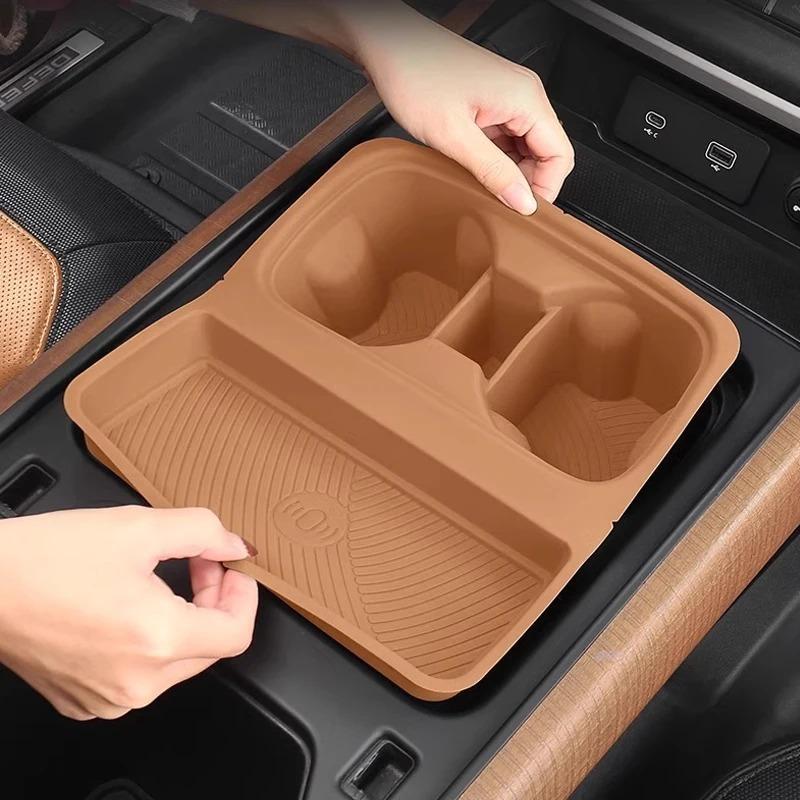 Für Defender 90 110 Auto-Organizer-Box -2024 Konsolen-Wireless-Ladegerät Anti-Rutschmatten Pad Silikon-Getränkehalter-Pad Untersetzer