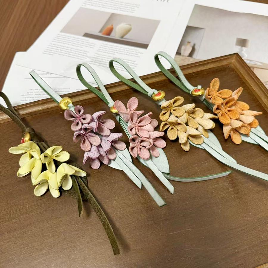 Flower Bag Pendant Cow Leather Design Exquisite Handmade Simulation Bags Pendant Osmanthus Tulip Keychain Bag Accessories