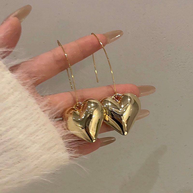 INS Fashion Stereo Heart Unique Design Sense Earrings Gold