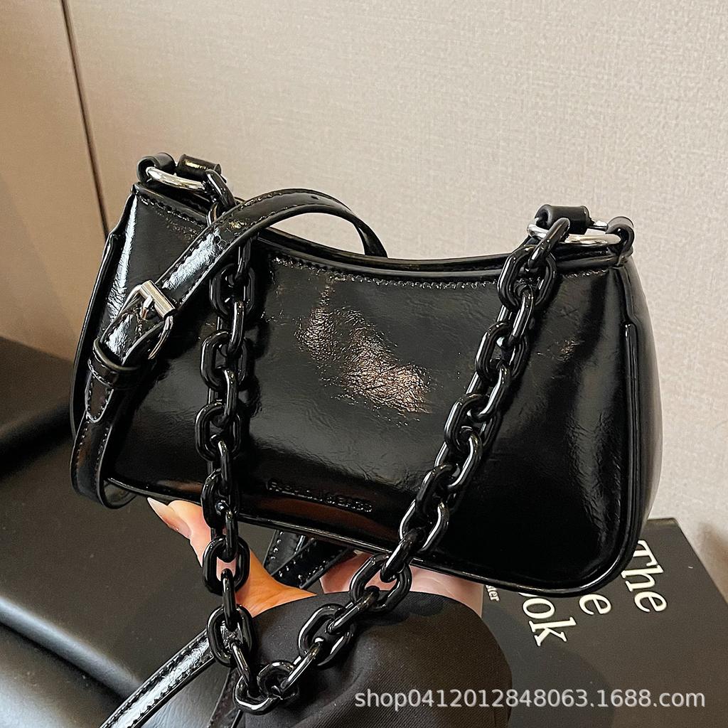 Premium Texture Small Bag Women's 2025 Summer New Popular Versatile Underarm Bag Fashionable Foreign Style Shoulder Messenger Bag