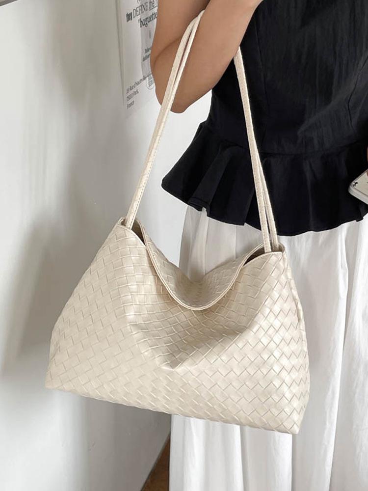 Korean Style Versatile Woven Underarm Bag for Women - Light Luxury, Niche Design, Single Shoulder, Handheld Large Summer Bag.