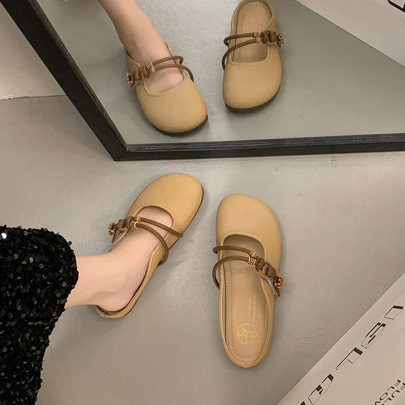 2025 nouvel été sac à fond plat tête demi-pantoufles pour femmes vêtements d'extérieur chaussures simples françaises une pédale chaussures pour femmes sandales à semelle souple