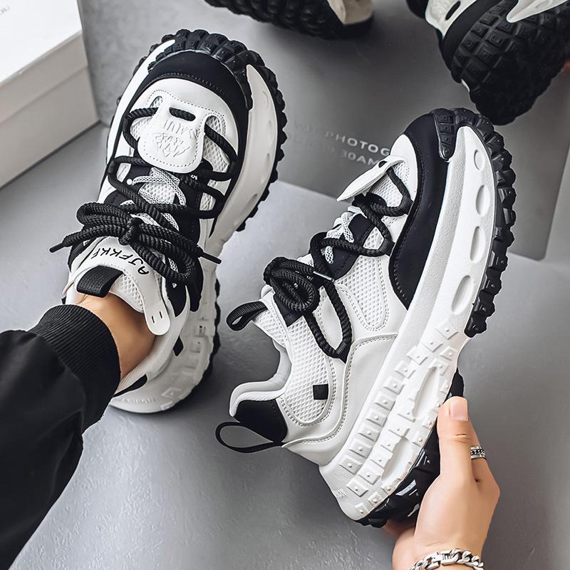 

2025 мужская обувь лето дышащая сетка толстая подошва для бега спорт молодежная шинная подошва тренд увеличивает папа модная обувь 44