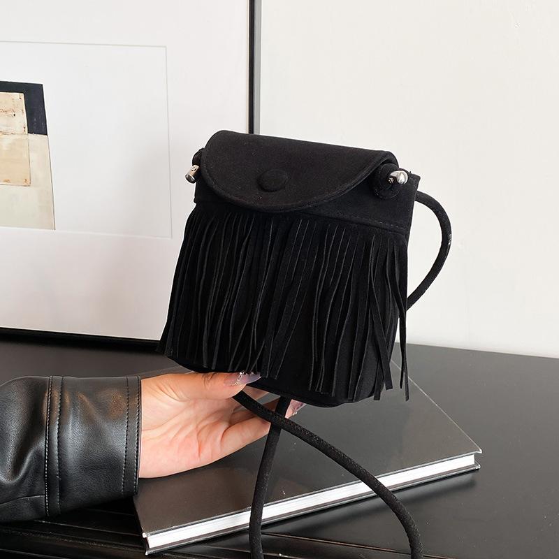 New trend niche design fringed mobile phone bag women's shoulder messenger bag retro bucket bag