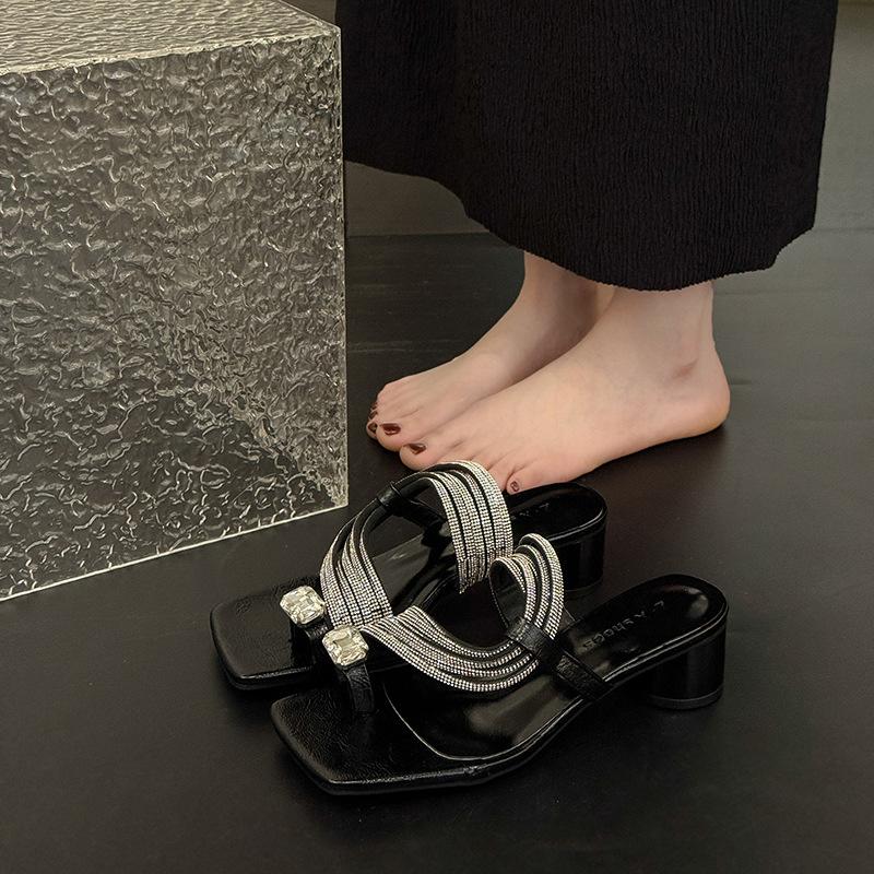 

New summer temperament rhinestone cover toe toe thick heel versatile light luxury comfortable casual one-word women s shoes 40 чёрный