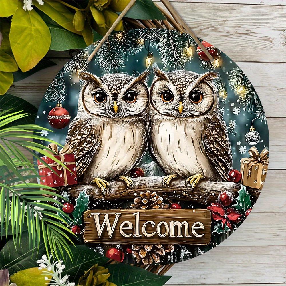 Wooden Christmas Sign with Adorable Couple Owl Pattern, Warm Winter Welcome Round Sign for Front Door Wall Hanging Decor, Ideal Christmas Ornament