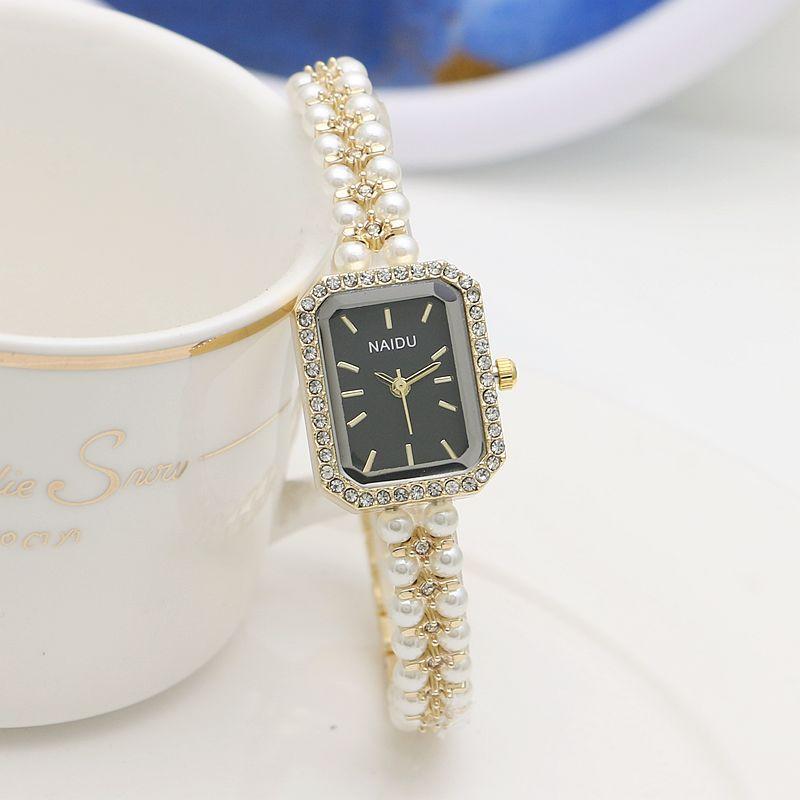 

Fashion Square Women Watch Movement Retro Small Dial Ladies Vintage Shell Pearls Chain Quartz Wristwatch Female Relogio Feminino