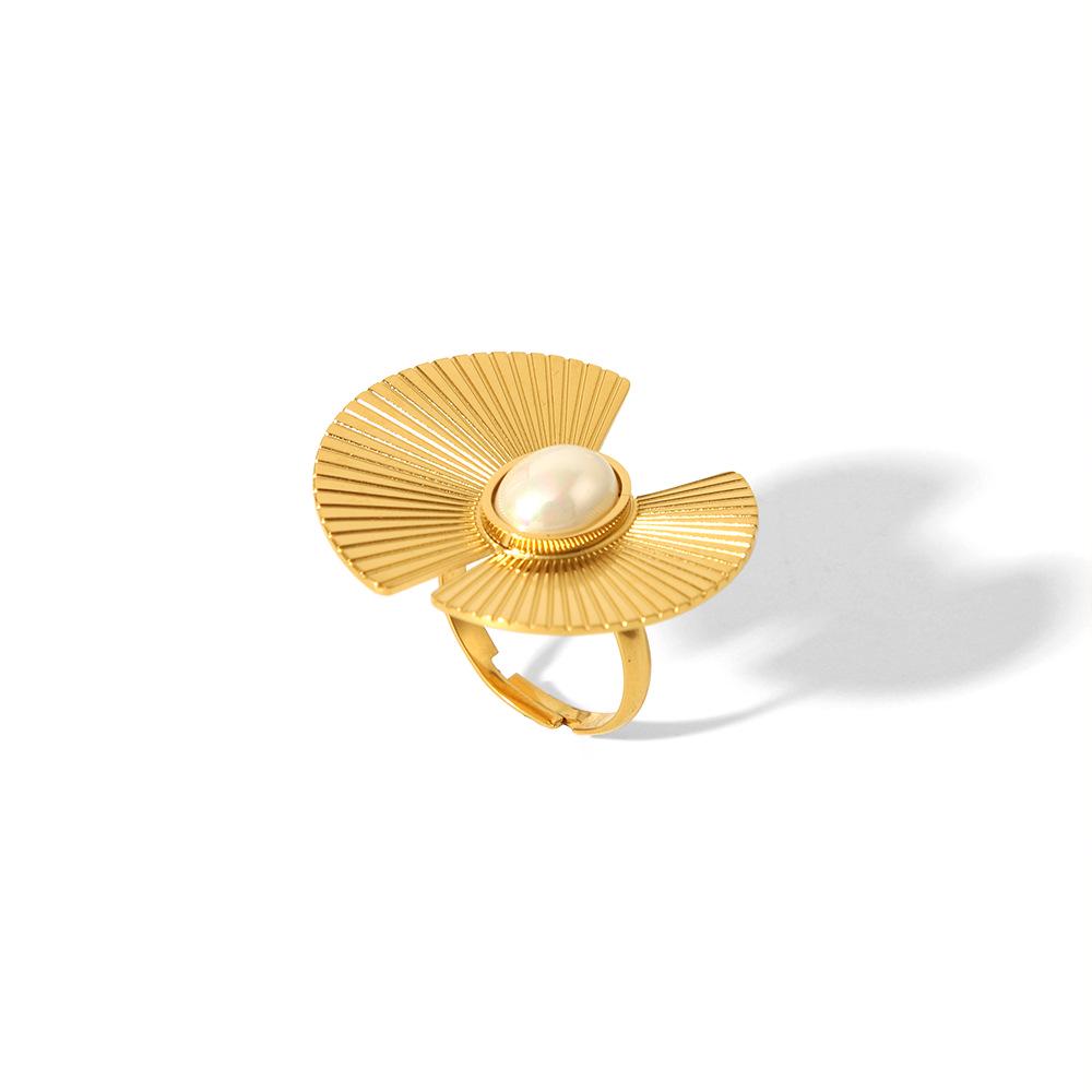 French-inspired European and American Internet Celebrity Pearl Fan-shaped 18K Gold-plated Titanium Steel Earrings for Women