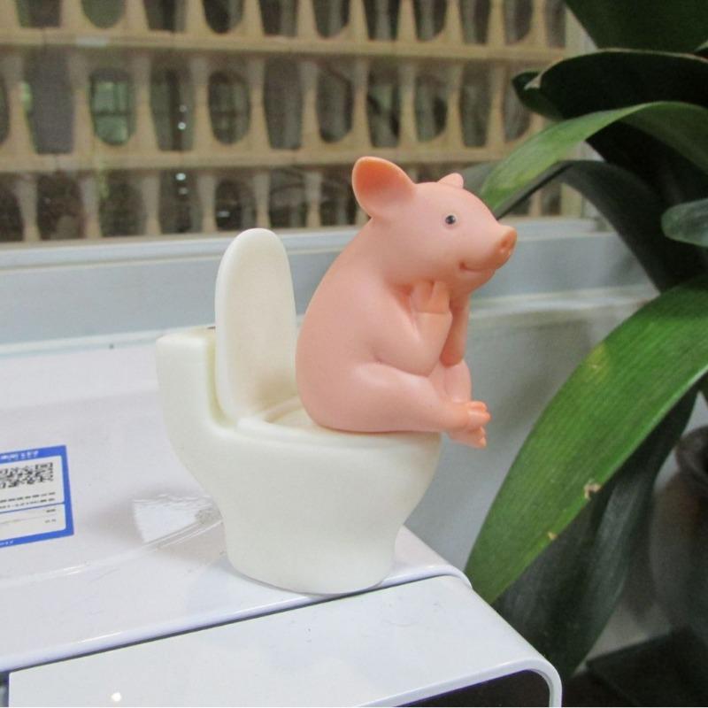 1PC Creative Cute Vinyl Toilet Piglet Toilet Home Decoration Animal Desktop Small Ornament Personalized Gift