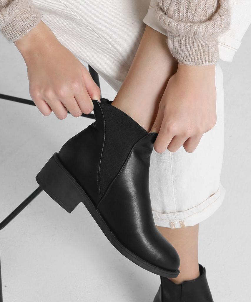 Chaakan Boris V-Cut Chelsea Boots Bsltr3E223