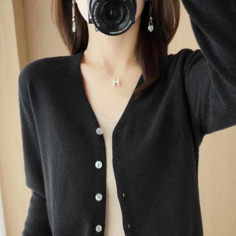 Autumn Winter Fashion Cardigan Women Sweater Knitted V-neck Long Sleeved Bottoming Shirt Solid Color Casual Simple Basic Tops Coats