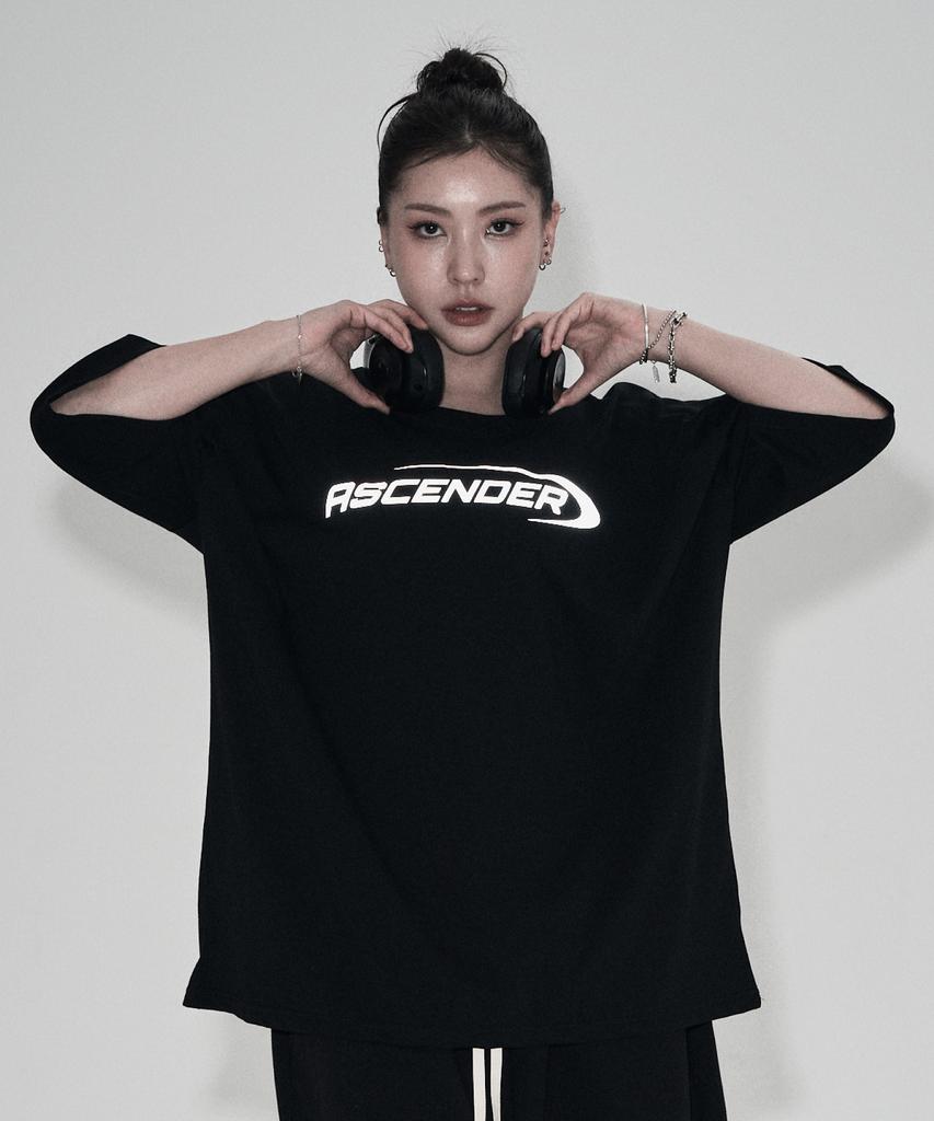 Eosendeo (Reflective) Ascending Logo Oversized Short Sleeve [Black]