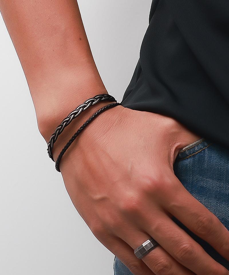 Blancier Tenèvre Bm268B1299 Wire Layered Cowhide Bracelet