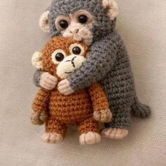 1/2Pcs Keychain Pendant 3D Monkey Hugging Monkey Key Chain Backpack Desk Decoration Portable Bag Charm Accessory