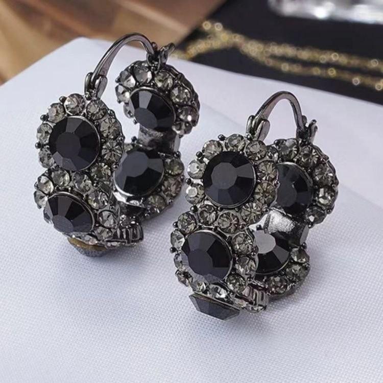 

Круглые серьги-пусеты с бриллиантами, с женским темпераментом легкой роскоши, универсальные и модные серьги One Size