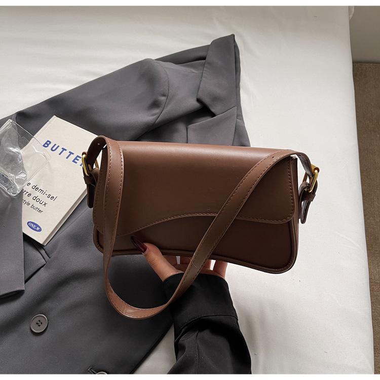 

Сумка-мессенджер в ретро-стиле в гонконгском стиле, однотонная, в зарубежном стиле, женская, 2025, высококлассная текстура, модная сумка на плечо, трендовая универсальная сумочка хаки