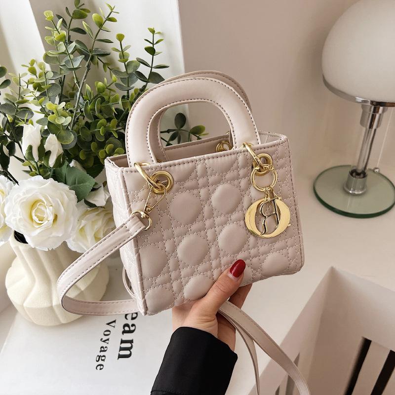 2025 Quilted Diamond Lady Bag: Stylish, Versatile Handbag for Work & Commute